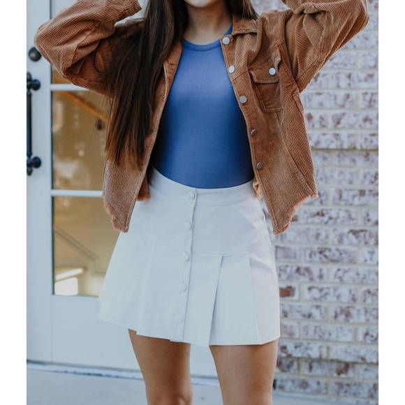 NEW LE LIS high school sweetheart skirt in white - Picture 6 of 9